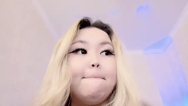 amelia sunlight online show from 02-27-25, 03:47