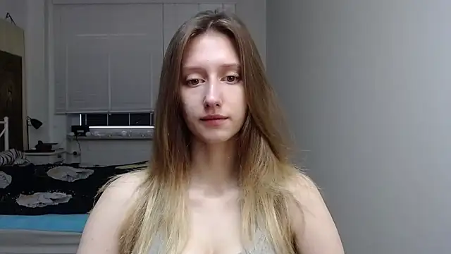 LUNA delight online show from 10-28-25, 06:28