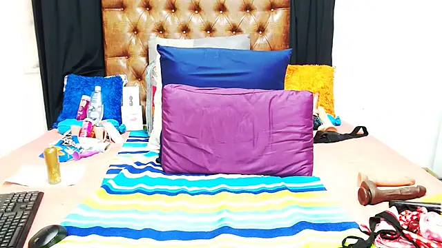 Hotxbums22 online show from 10-07-25, 03:09