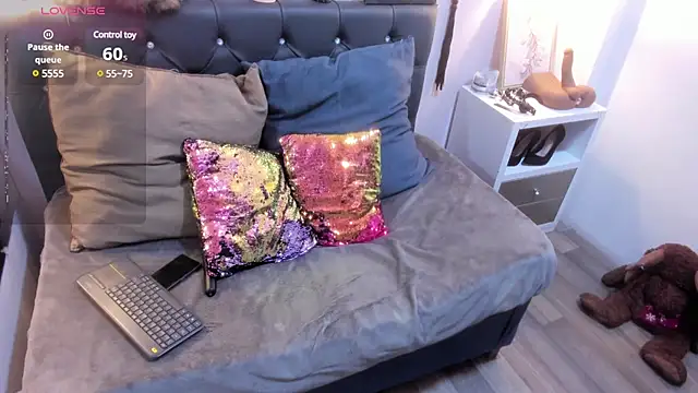 Snapshot of Slut_Milf_ chatting on 02-22-25, 07:47 Slut Milf  online show from 02-22-25, 07:47