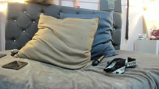 Snapshot of Slut_Milf_ chatting on 02-22-25, 10:52 Slut Milf  online show from 02-22-25, 10:52