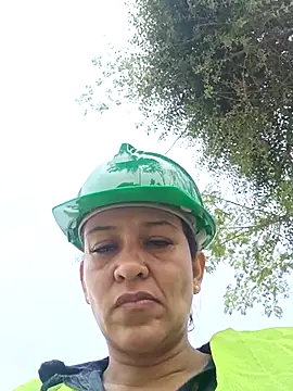 Snapshot of Slut_Milf_ chatting on 03-08-25, 03:02 Slut Milf  online show from 03-08-25, 03:02