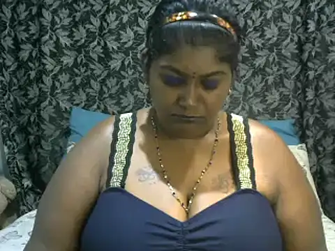 Snapshot of indiansuga chatting on 01-16-25, 06:37 indiansuga online show from 01-16-25, 06:37