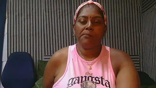 Snapshot of indiansuga chatting on 12-18-25, 08:15 indiansuga online show from 12-18-25, 08:15