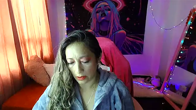 Snapshot of Melanyy_100 chatting on 04-08-26, 06:52 Melanyy 100 online show from 04-08-26, 06:52