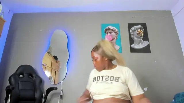 Snapshot of Lilybaudinx96 chatting on 02-20-25, 03:34 Lilybaudinx96 online show from 02-20-25, 03:34