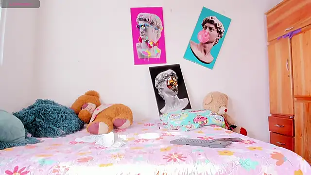 Snapshot of Lilybaudinx96 chatting on 09-12-25, 08:53 Lilybaudinx96 online show from 09-12-25, 08:53