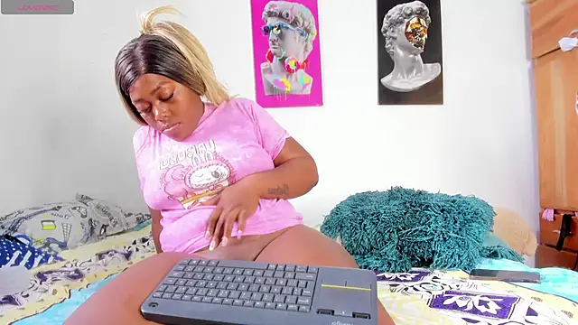 Snapshot of Lilybaudinx96 chatting on 10-08-25, 08:17 Lilybaudinx96 online show from 10-08-25, 08:17