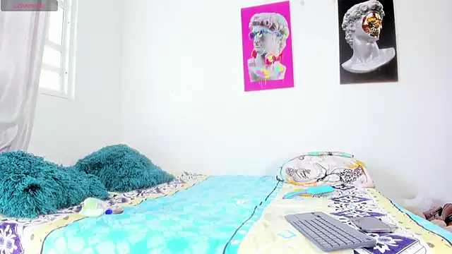 Snapshot of Lilybaudinx96 chatting on 10-10-25, 03:22 Lilybaudinx96 online show from 10-10-25, 03:22