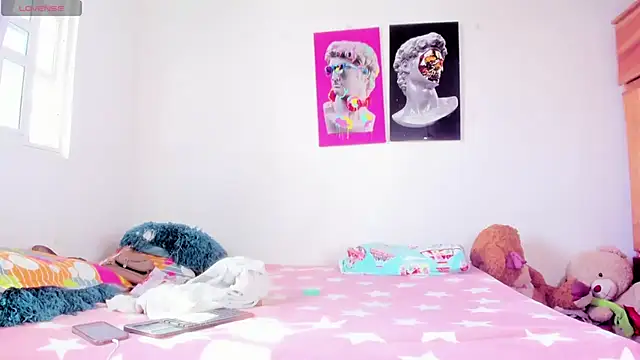 Snapshot of Lilybaudinx96 chatting on 11-01-25, 08:22 Lilybaudinx96 online show from 11-01-25, 08:22