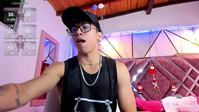 Snapshot of AkazaBoy_ chatting on 12-21-24, 04:19 AkazaBoy online show from 12-21-24, 04:19