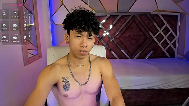 Snapshot of AkazaBoy_ chatting on 02-05-25, 04:27 AkazaBoy online show from 02-05-25, 04:27