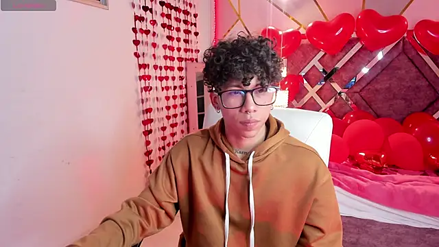Snapshot of AkazaBoy_ chatting on 02-16-25, 04:20 AkazaBoy online show from 02-16-25, 04:20