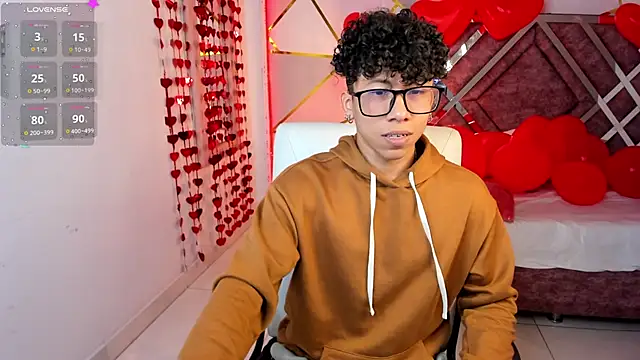 Snapshot of AkazaBoy_ chatting on 02-18-25, 04:15 AkazaBoy online show from 02-18-25, 04:15