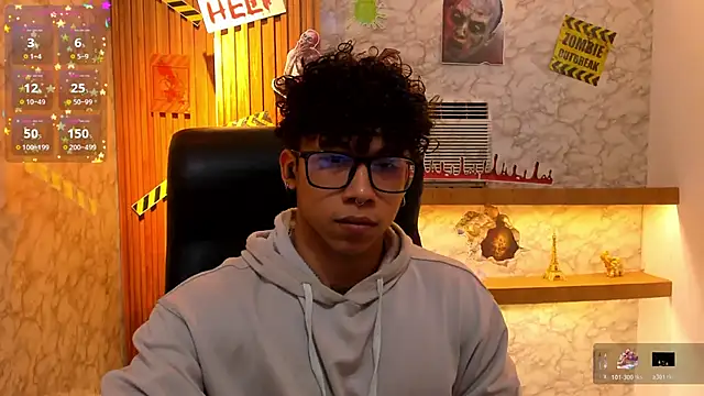 AkazaBoy  online show from 10-22-25, 04:13