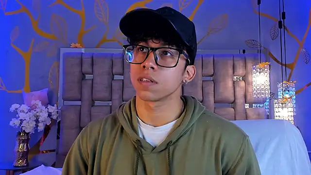 AkazaBoy  online show from 12-02-25, 04:18