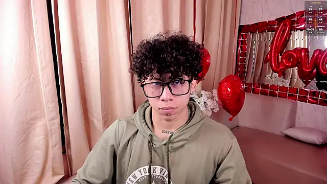 Snapshot of AkazaBoy_ chatting on 02-18-26, 05:03 AkazaBoy online show from 02-18-26, 05:03