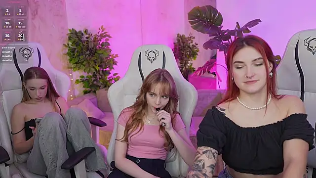 Magnetic Mia  online show from 02-07-25, 04:03