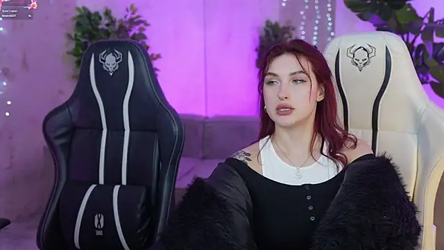 Magnetic Mia  online show from 03-02-25, 07:23