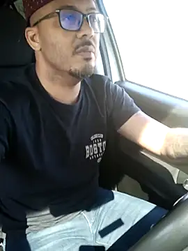 Snapshot of johnwalkerRjts chatting on 10-23-25, 11:53 johnwalkerRjts online show from 10-23-25, 11:53