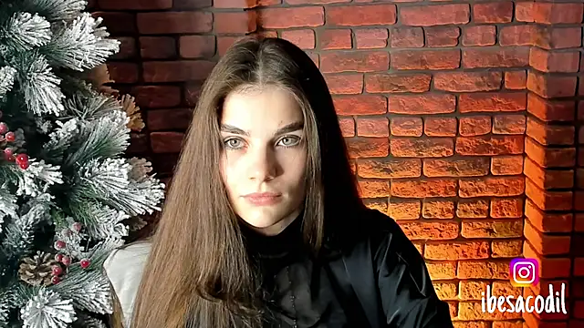 Snapshot of adriana_allien chatting on 12-28-24, 10:13 adriana allien online show from 12-28-24, 10:13