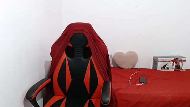 madelyn30 online show from 11-29-25, 10:57