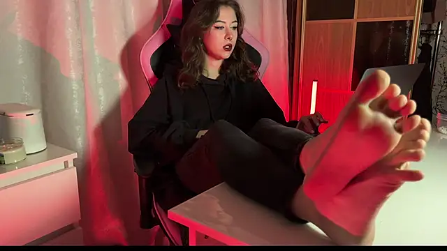 misswishh  online show from 10-03-25, 05:54