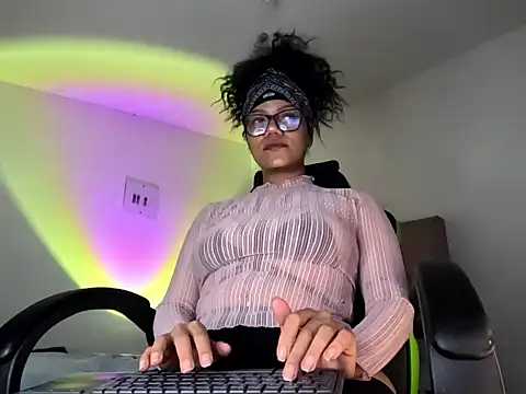 Ale xandra online show from 10-25-25, 03:36