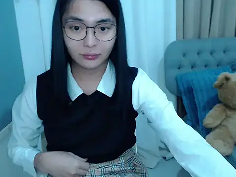 Snapshot of zhaviahale21 chatting on 10-12-25, 03:33 zhaviahale21 online show from 10-12-25, 03:33