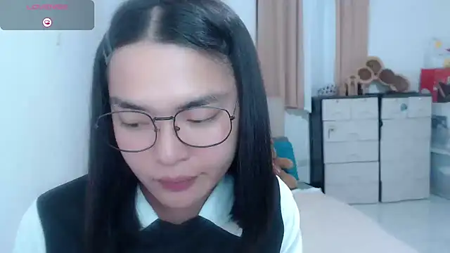 Snapshot of zhaviahale21 chatting on 07-27-26, 01:18 zhaviahale21 online show from 07-27-26, 01:18