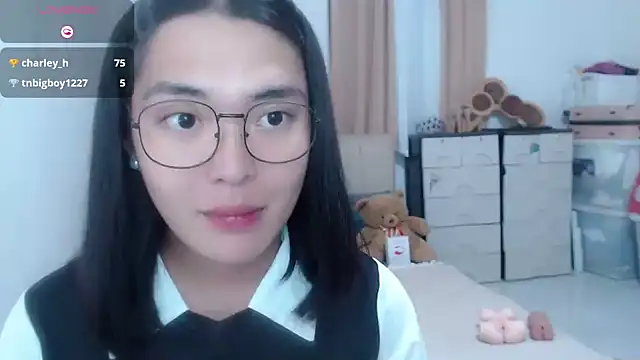 Snapshot of zhaviahale21 chatting on 07-28-26, 03:32 zhaviahale21 online show from 07-28-26, 03:32
