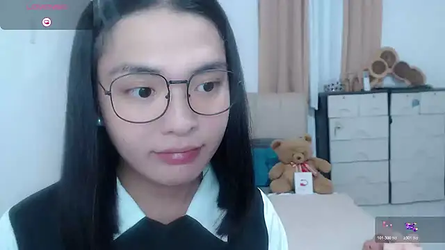 Snapshot of zhaviahale21 chatting on 07-31-26, 03:00 zhaviahale21 online show from 07-31-26, 03:00