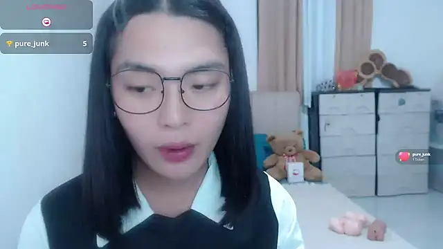 Snapshot of zhaviahale21 chatting on 08-02-26, 12:14 zhaviahale21 online show from 08-02-26, 12:14