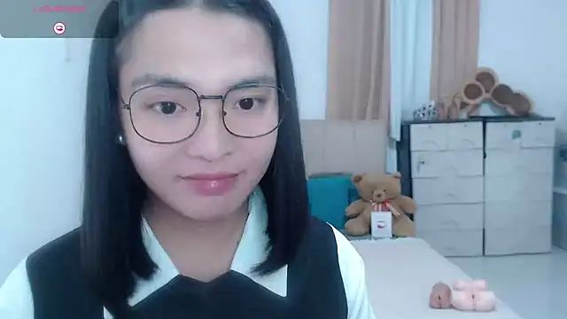 Snapshot of zhaviahale21 chatting on 08-04-26, 04:31 zhaviahale21 online show from 08-04-26, 04:31