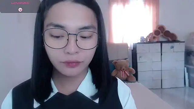 Snapshot of zhaviahale21 chatting on 08-05-26, 04:37 zhaviahale21 online show from 08-05-26, 04:37