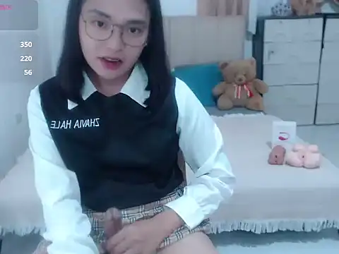 Snapshot of zhaviahale21 chatting on 08-05-26, 04:43 zhaviahale21 online show from 08-05-26, 04:43