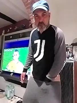 affascino online show from 04-22-26, 08:21