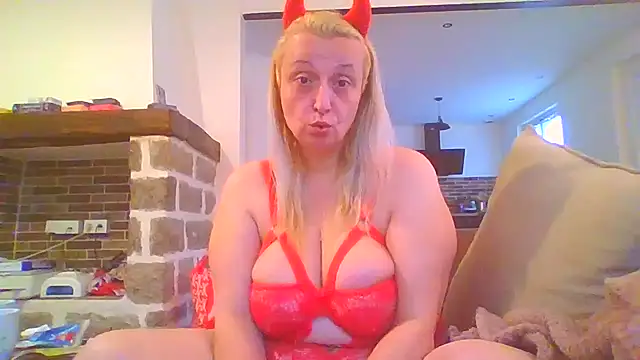 Melinastarr online show from 03-22-25, 08:08