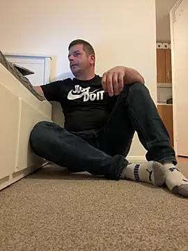 Snapshot of Dan_NFS chatting on 09-25-25, 03:21 Dan NFS online show from 09-25-25, 03:21