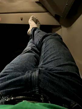 Snapshot of Dan_NFS chatting on 10-31-25, 06:03 Dan NFS online show from 10-31-25, 06:03