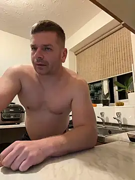 Snapshot of Dan_NFS chatting on 11-14-25, 04:11 Dan NFS online show from 11-14-25, 04:11