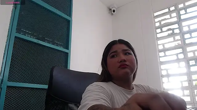 Snapshot of Gabycutee chatting on 09-21-25, 08:21 Gabycutee online show from 09-21-25, 08:21