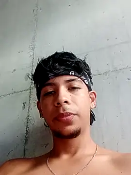 Snapshot of Elputas chatting on 11-04-25, 04:39 Elputas online show from 11-04-25, 04:39