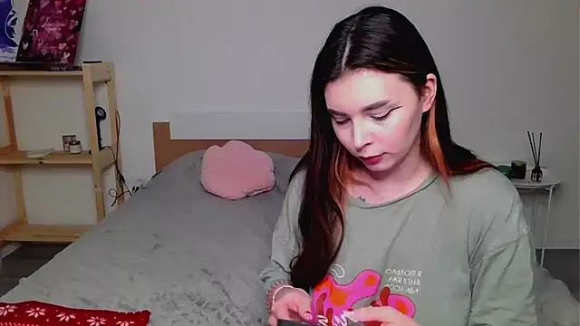 Snapshot of peaachybabe__ chatting on 03-13-25, 11:27 peaachybabe online show from 03-13-25, 11:27