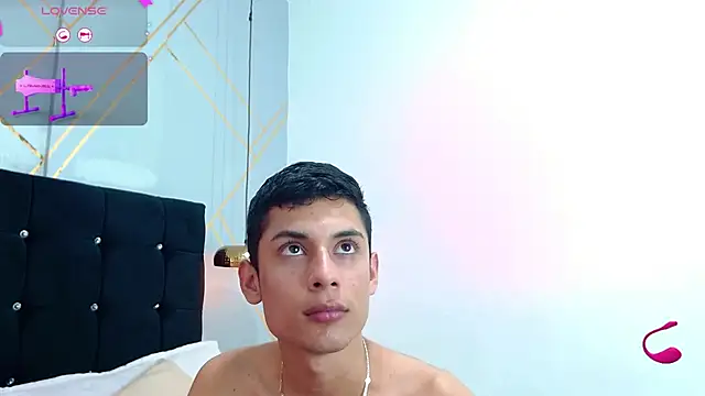 Snapshot of Oliver_king_sex chatting on 02-04-25, 01:02 Oliver king sex online show from 02-04-25, 01:02