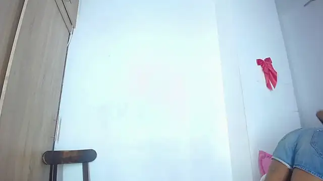 bloom444 online show from 02-19-25, 03:27