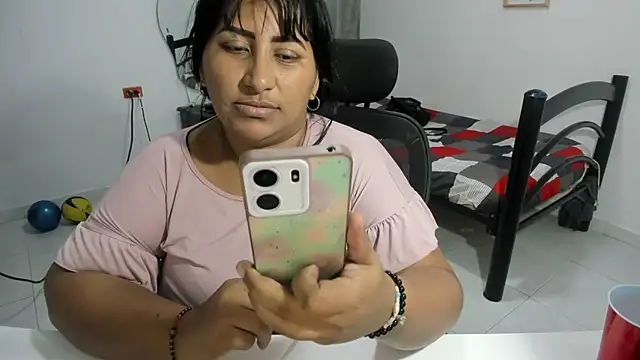 Snapshot of nikol_sexy39 chatting on 12-04-25, 12:53 nikol sexy39 online show from 12-04-25, 12:53