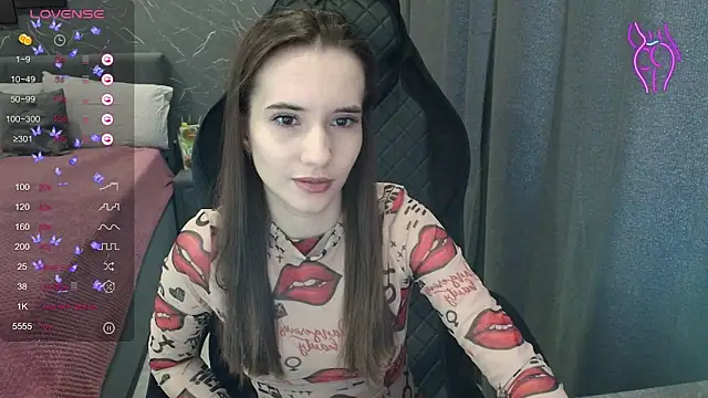 Snapshot of Alice_Weiss chatting on 05-02-26, 10:09 Alice Weiss online show from 05-02-26, 10:09