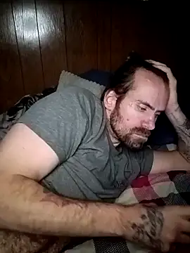 Snapshot of RobStrokes215 chatting on 12-08-24, 10:25 RobStrokes215 online show from 12-08-24, 10:25