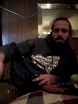 Snapshot of RobStrokes215 chatting on 01-28-25, 04:30 RobStrokes215 online show from 01-28-25, 04:30